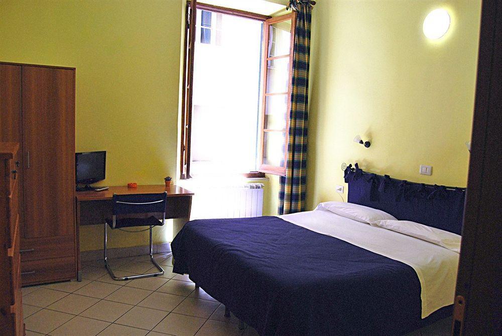 Albergoteatro La Spezia Buitenkant foto