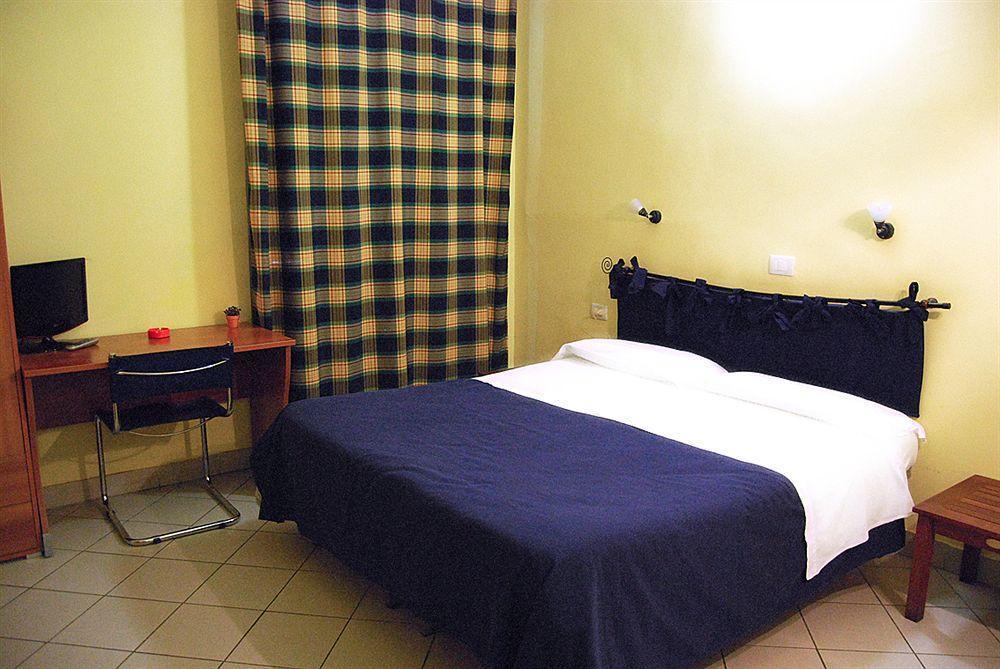 Albergoteatro La Spezia Buitenkant foto