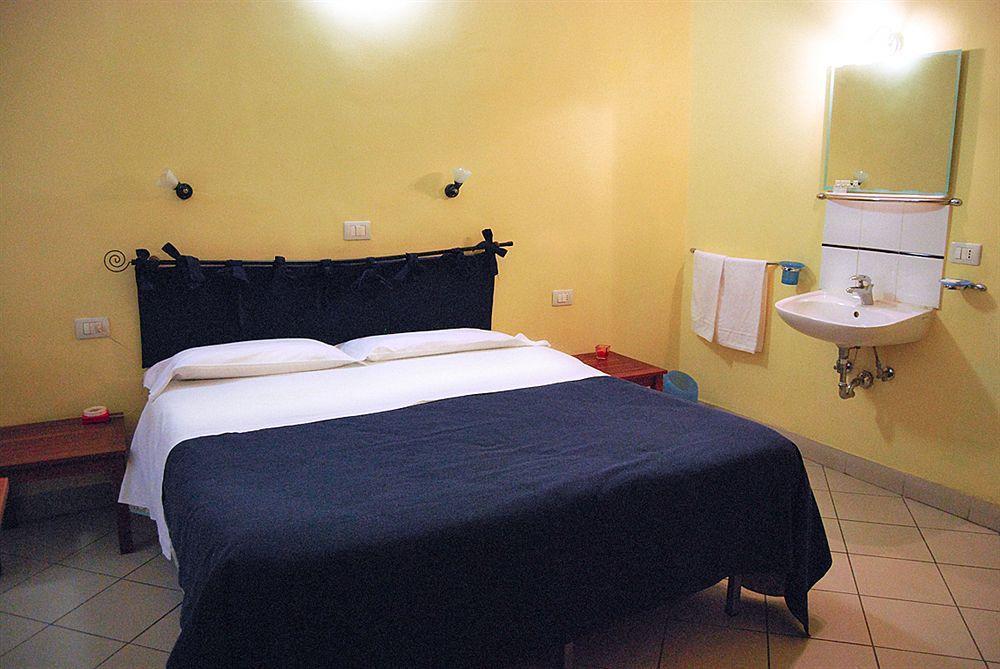 Albergoteatro La Spezia Buitenkant foto