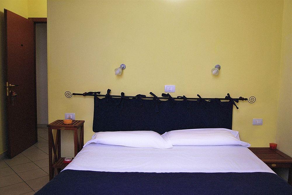 Albergoteatro La Spezia Buitenkant foto