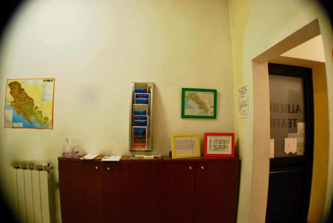 Albergoteatro La Spezia Buitenkant foto