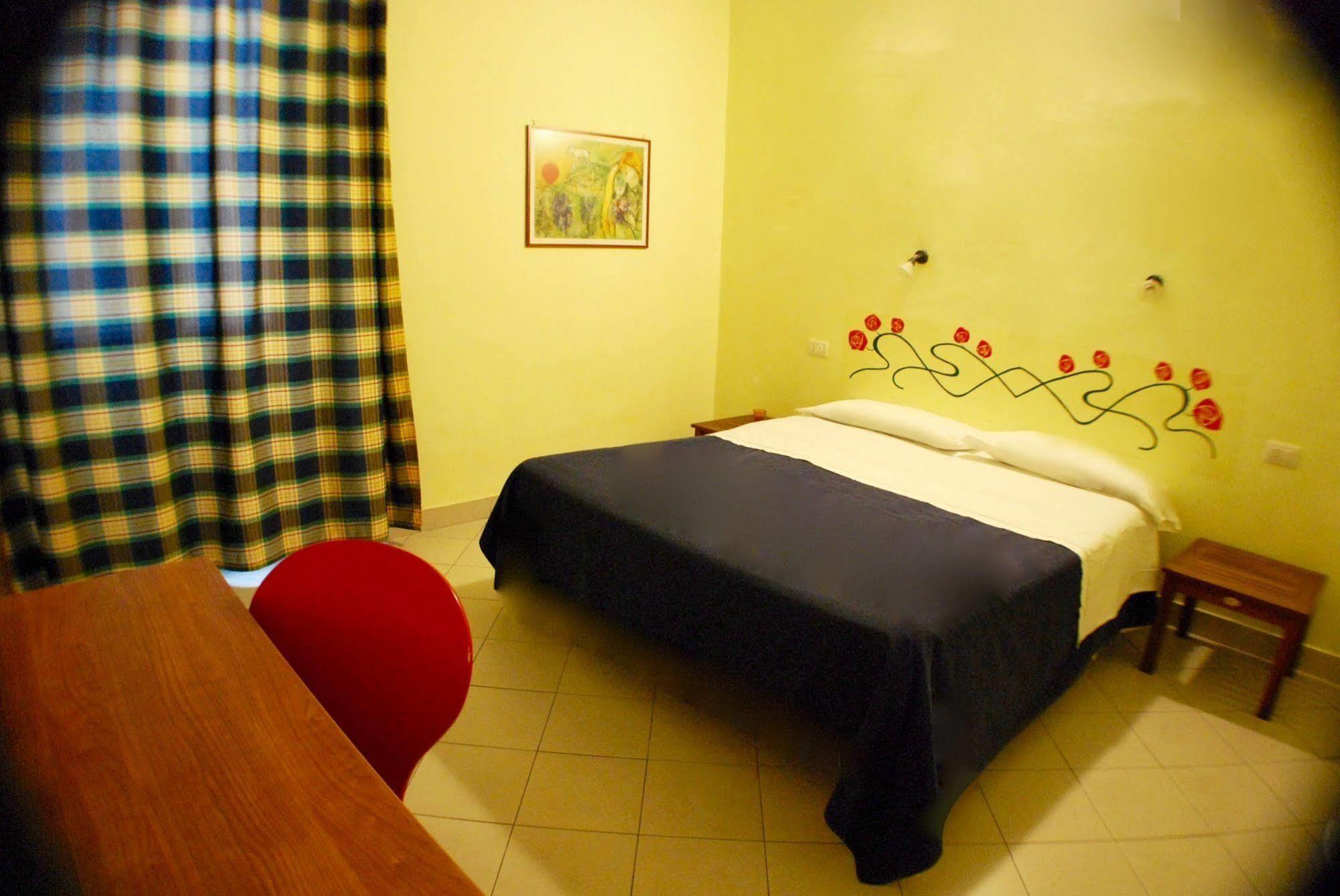 Albergoteatro La Spezia Buitenkant foto