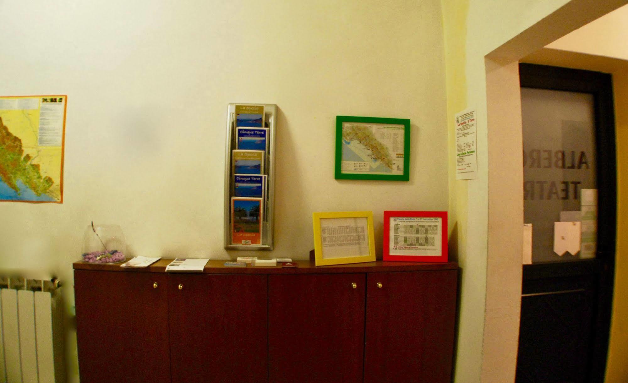 Albergoteatro La Spezia Buitenkant foto